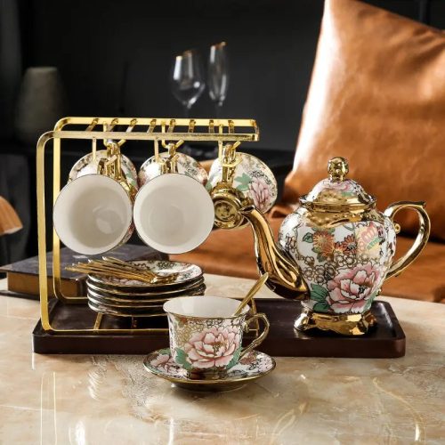 service-a-the-anglais-blanc-et-dore-a-fleurs-en-porcelaine-1686931154523 Service à thé Anglais Blanc et Doré à Fleurs en Porcelaine