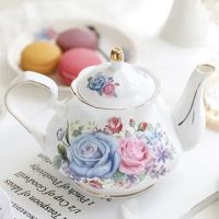 Service à thé Anglais Blanc Rose et Bleu en Porcelaine - vue 2