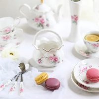 Service à thé Anglais en Porcelaine avec Fleurs Camélias - vue 2