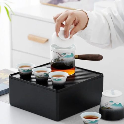 service-a-the-japonais-transportable-en-ceramique-motifs-montagnes-106017399 Service à thé japonais transportable en céramique motifs montagnes