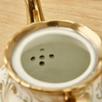 Théière Anglaise en Porcelaine Blanche et Dorée 1L - vue 2