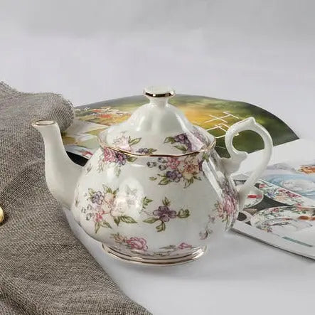 theiere-anglaise-fleurs-violettes-en-porcelaine-1.5l-1665513284 Théière Anglaise Fleurs Violettes en Porcelaine 1.5L