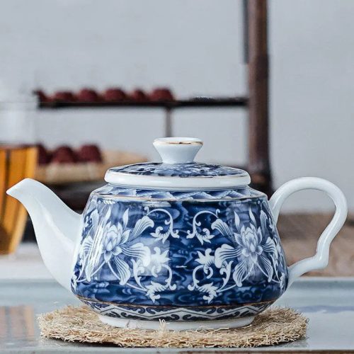 theiere-chinoise-en-porcelaine-blanche-et-bleue-a-fleurs-200ml-1665512878 Théière Chinoise en Porcelaine Blanche et Bleue à Fleurs 200ML