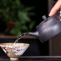 Théière Chinoise Yixing Noire à Fleurs en Argile 200ML - vue 3