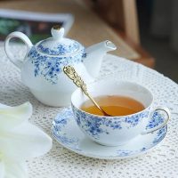 Théière Égoïste Anglaise en Porcelaine Motif Floral Bleu 350ml - vue 2