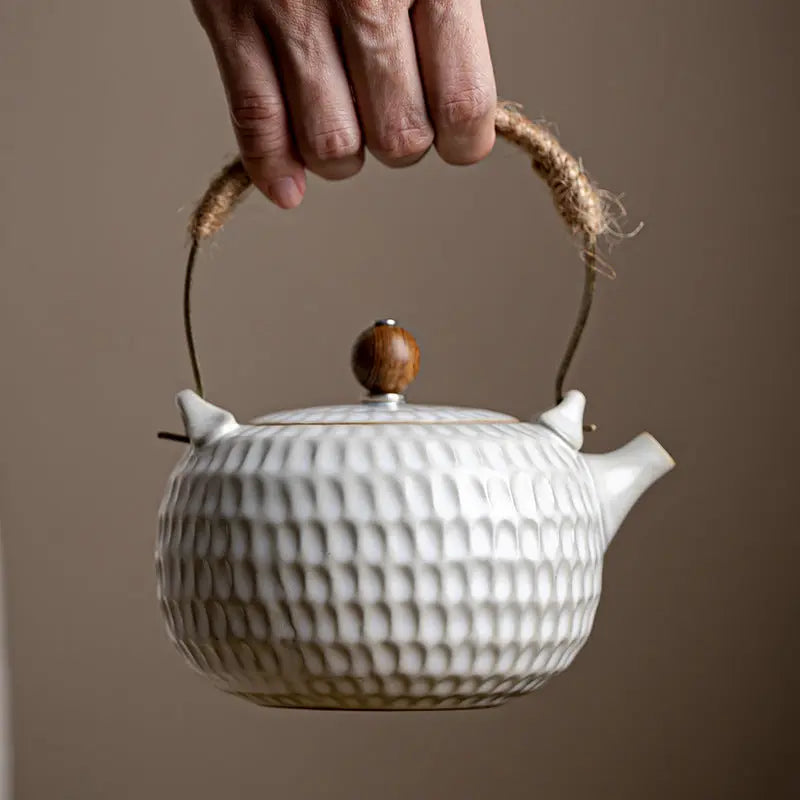 Théière en céramique chinoise blanche