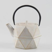 theiere-japonaise-en-fonte-forme-cubique-1.2l-1694753802102 Théière Japonaise en Fonte Forme Cubique 1.2L