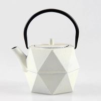 Théière Japonaise en Fonte Forme Cubique 1.2L