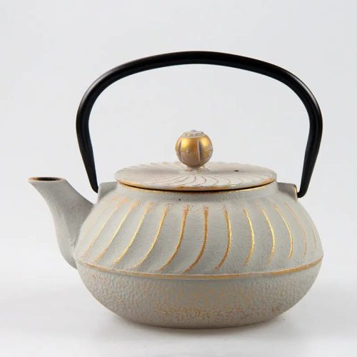 Théière Japonaise en Fonte Reliefs Dorés 700ml