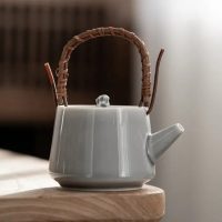 Théière Japonaise Haute en Porcelaine Grise 200ML - vue 3
